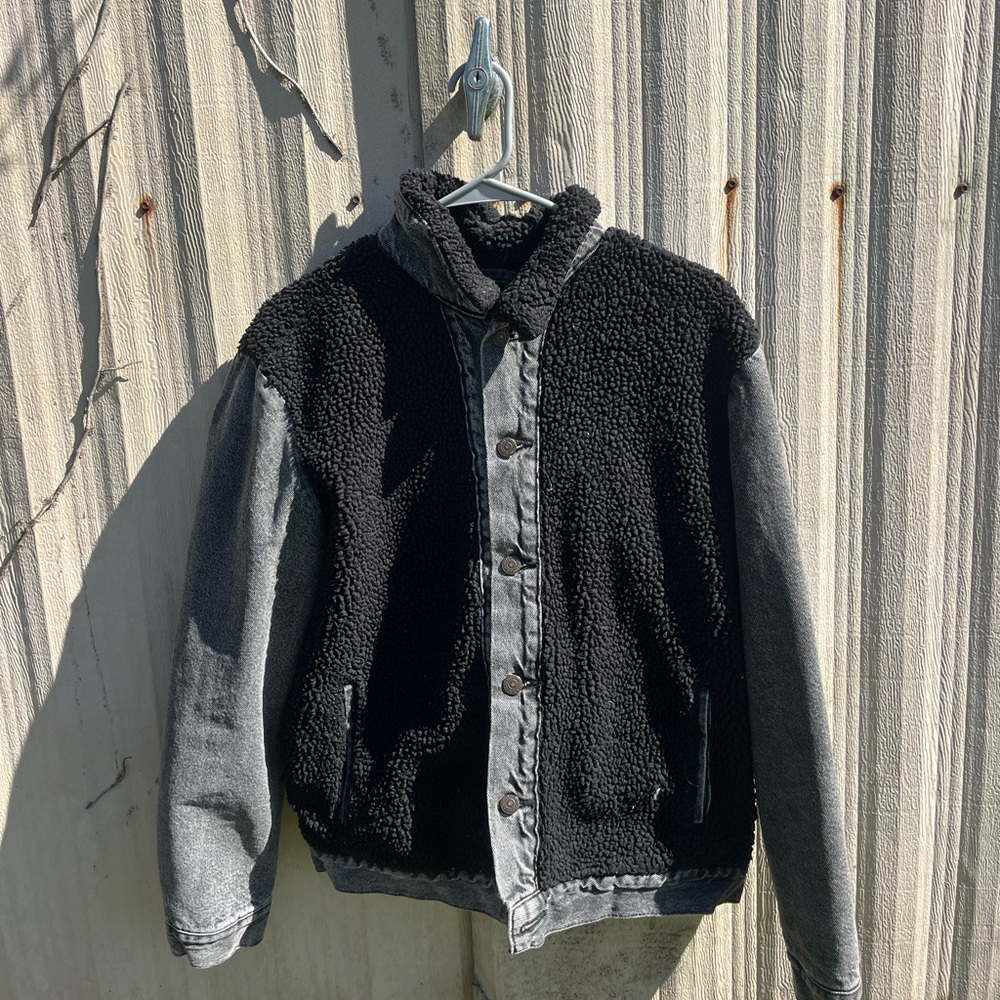 Black Jean Sherpa Levi